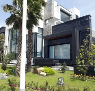 ویلا مدرن شهرک دریاکنار با روف گاردن استخردار ویلا مدرن شهرک دریاکنار با روف گاردن استخردار