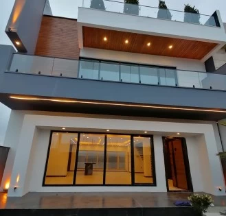 ویلای نما مدرن تریپلکس استخردار در شهرک صفاییه