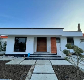 ویلا نوساز مدرن در دریاکنار