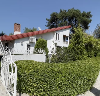 ویلا کلاسیک 460 متری دوبلکس 4 خواب در شهرک دریاکنار