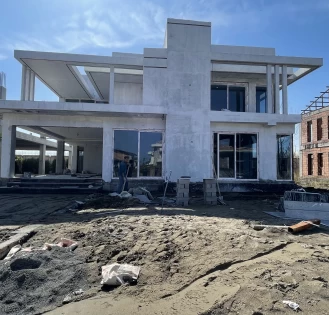 خرید ویلا در خزرشهر 1200 متری نیمه کاره مدرن استخردار