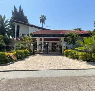 ویلا 700 متری شهرک دریاکنار چشم انداز بینظیر