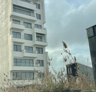 فروش واحد 165 متری در خیابان هیوا شهرک صفاییه