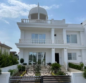 ویلای شهرکی با رووف گاردن زیبا در شهرک صفاییه بابلسر