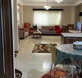 آپارتمان نورگیر زیر قیمت در ولیعصر